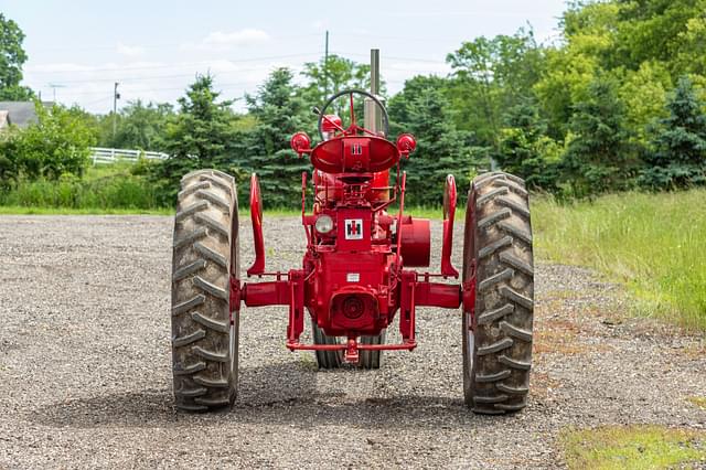 Image of Farmall Super MD-TA equipment image 3