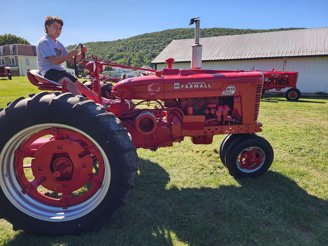 Image of Farmall Super M-TA Primary image