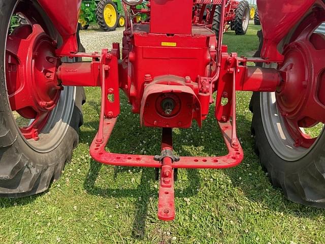 Image of Farmall Super M-TA equipment image 4