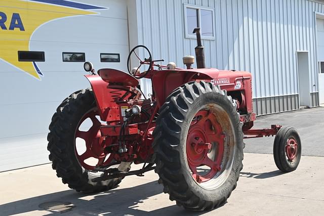 Image of Farmall Super M-TA equipment image 2