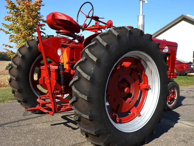 Image of Farmall Super M equipment image 2