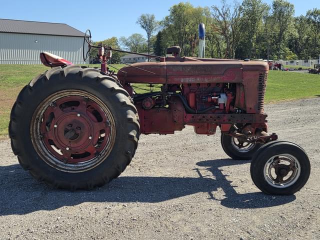 Image of Farmall Super M-TA equipment image 3