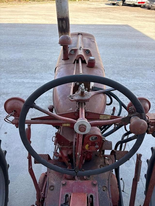 Image of Farmall Super M-TA equipment image 4