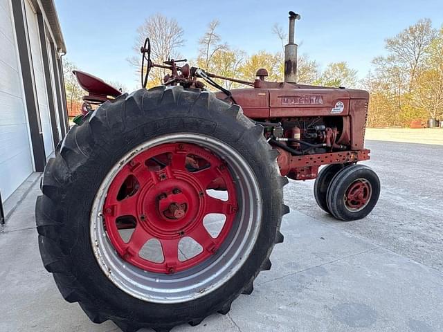 Image of Farmall Super M-TA equipment image 2