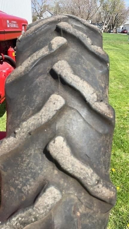 Image of Farmall Super M-TA equipment image 4