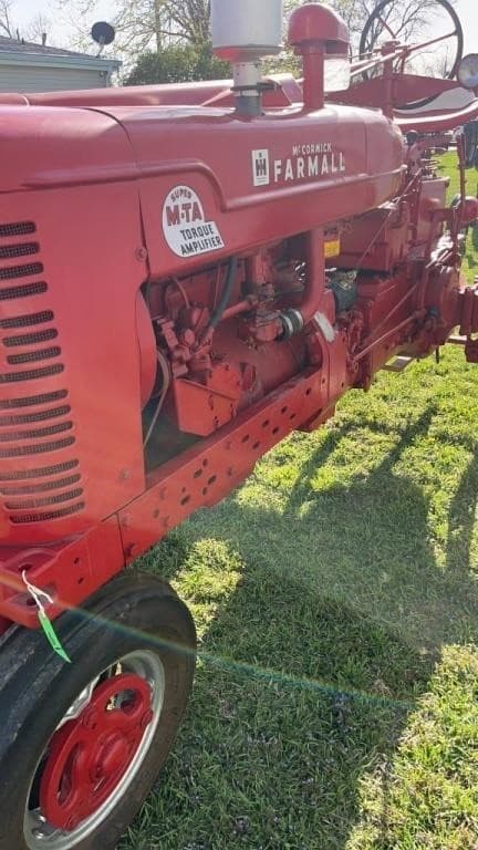 Image of Farmall Super M-TA equipment image 4