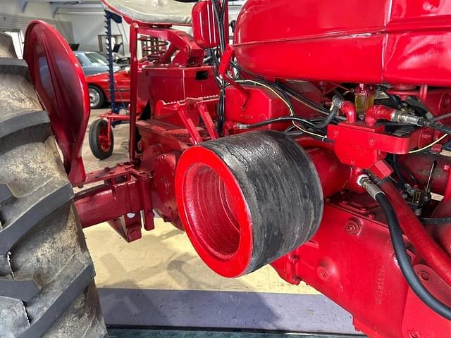 Image of Farmall Super M-TA equipment image 3