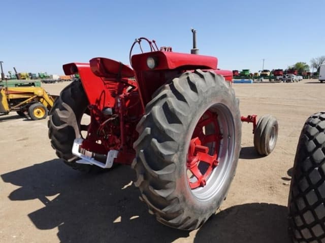 Image of Farmall Super M-TA equipment image 2