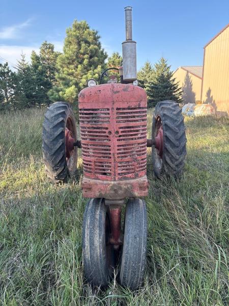 Image of Farmall Super M-TA equipment image 1