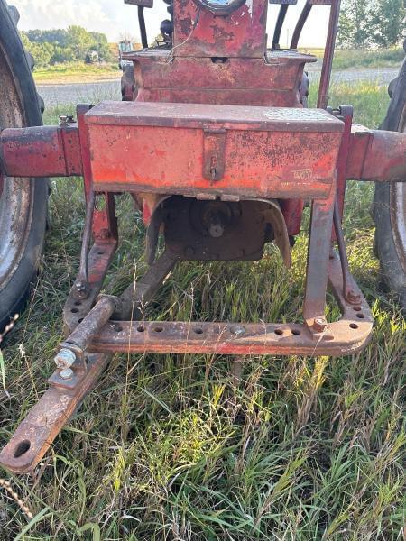 Image of Farmall Super M-TA equipment image 3