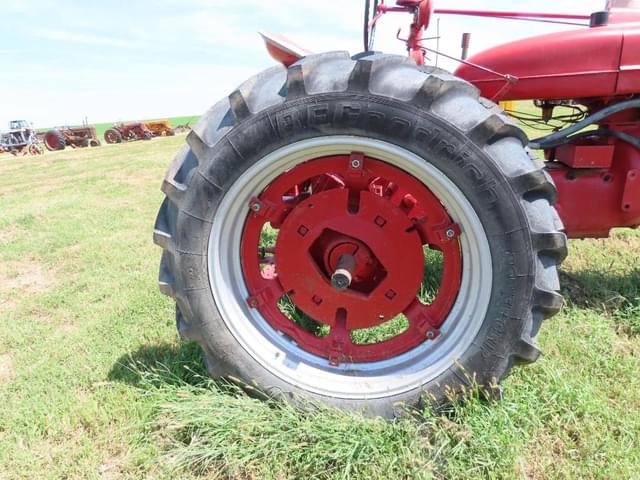 Image of Farmall Super M-TA equipment image 3