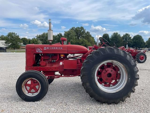 Image of International Harvester Super W6 equipment image 1