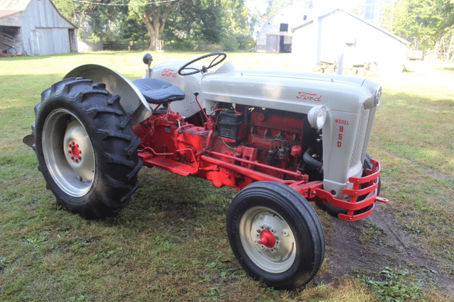 Image of Ford 850 equipment image 1