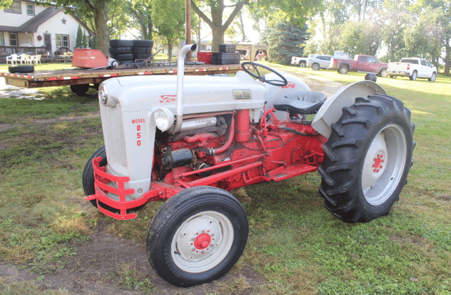 Image of Ford 850 equipment image 2