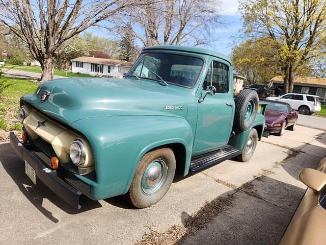 Image of Ford F-100 equipment image 1