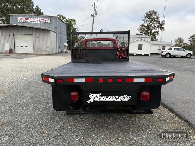 Image of Ford F-750 equipment image 2