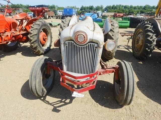 Image of Ford Jubilee equipment image 3