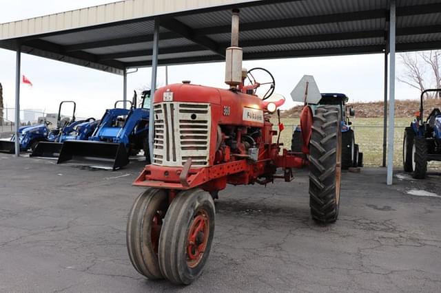 Image of Farmall 300 equipment image 1