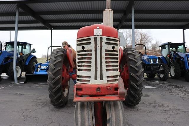 Image of Farmall 300 equipment image 3