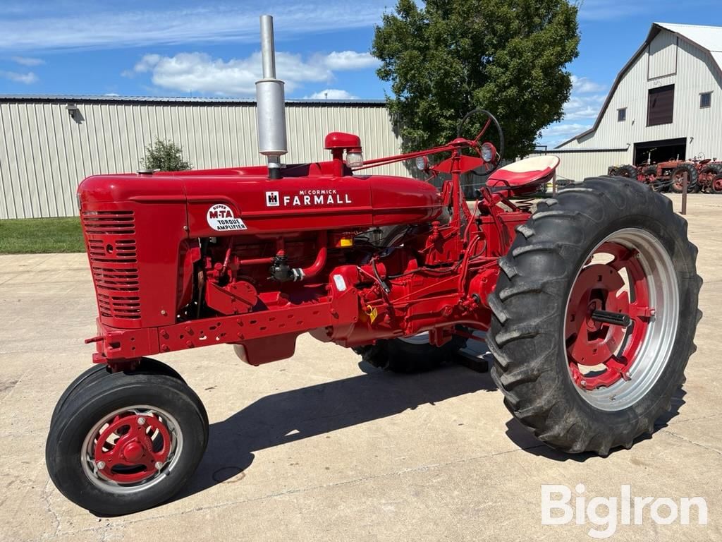 1954 Farmall Super M-TA Equipment Image0