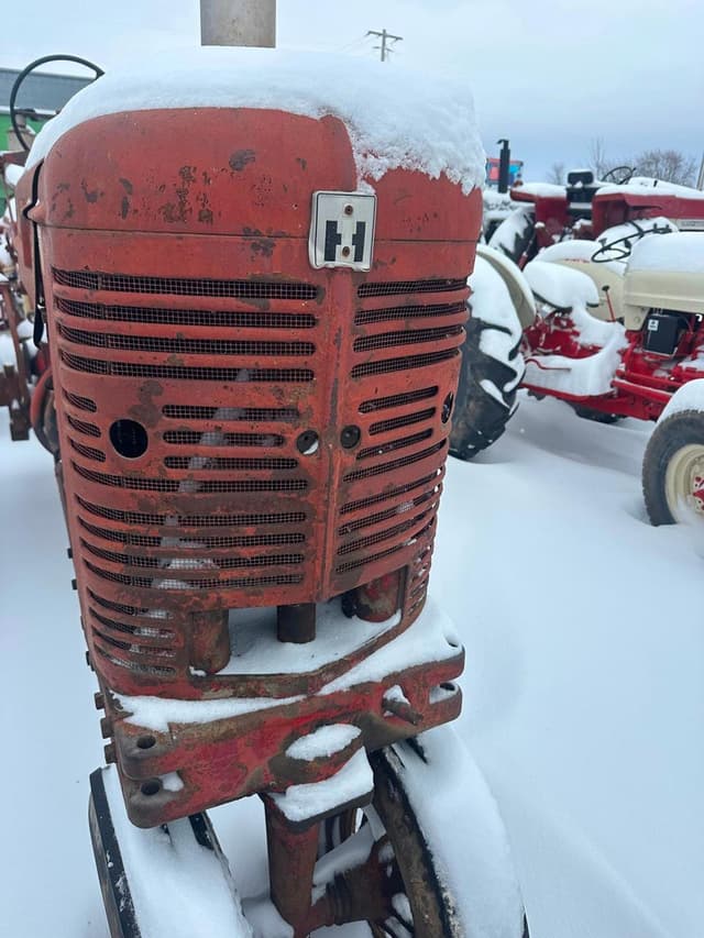 Image of Farmall Super M-TA equipment image 2