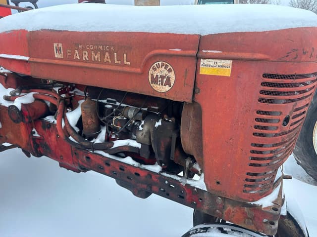 Image of Farmall Super M-TA equipment image 1