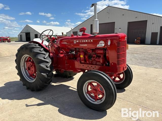 Image of McCormick-Deering Super WD-6 equipment image 2