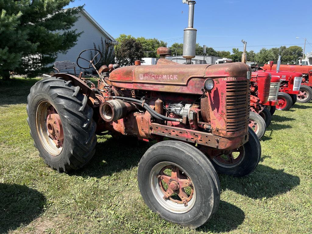 Main image McCormick-Deering Super W-6