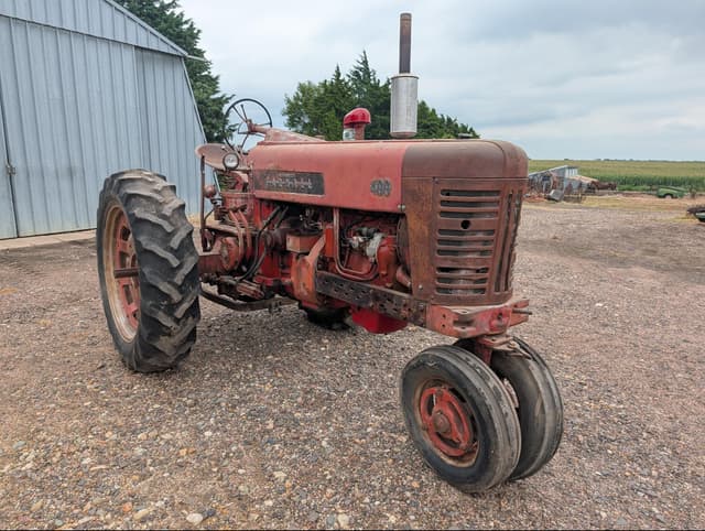 Image of International Harvester 400 equipment image 2