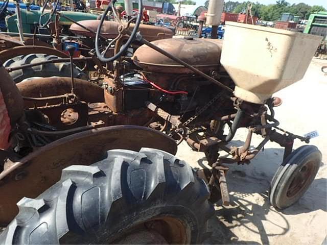 Image of Farmall Super A equipment image 4