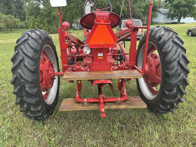 Image of Farmall Super H equipment image 3