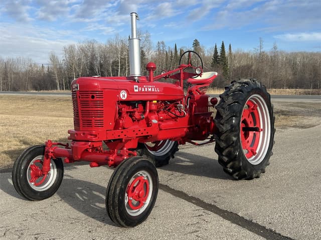 Image of Farmall Super H equipment image 2