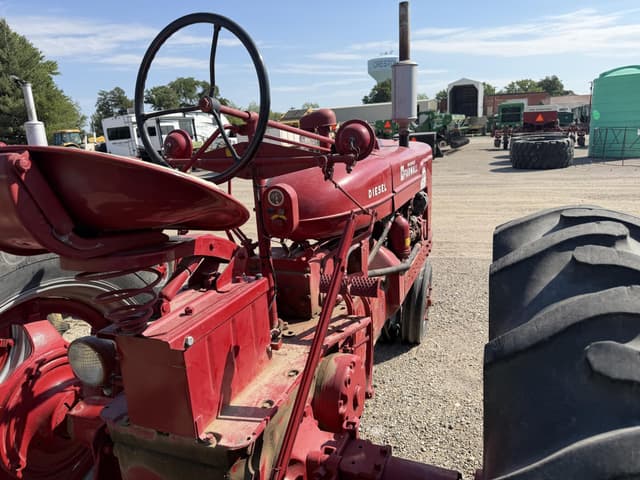 Image of Farmall Super M-TA equipment image 4