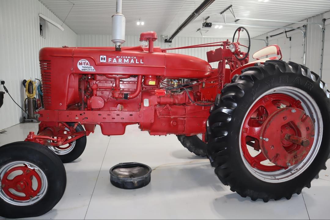 Image of Farmall Super M-TA Primary image