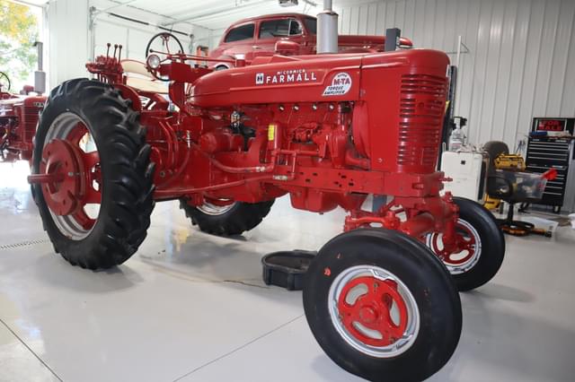 Image of Farmall Super M-TA equipment image 2