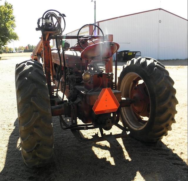 Image of Farmall Super M-TA equipment image 2