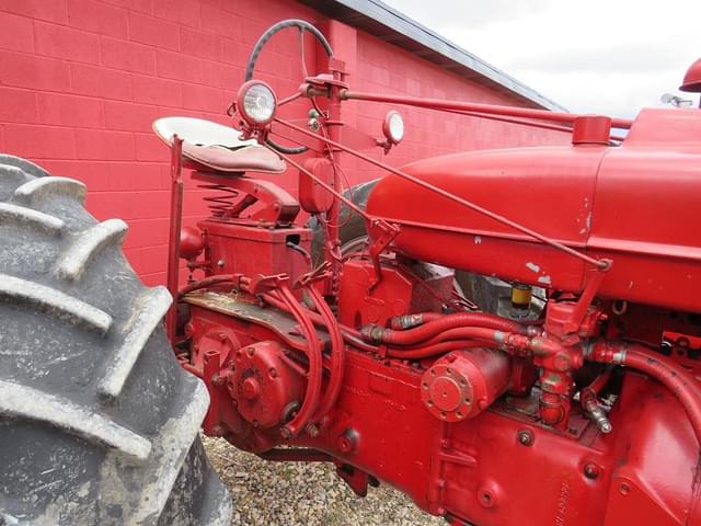 Image of Farmall Super M-TA equipment image 4