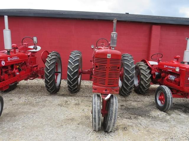 Image of Farmall Super M-TA equipment image 1