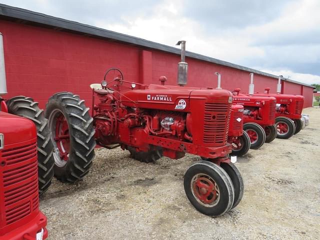 Image of Farmall Super M-TA equipment image 2