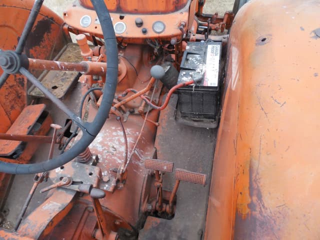 Image of J.I. Case 500 equipment image 4