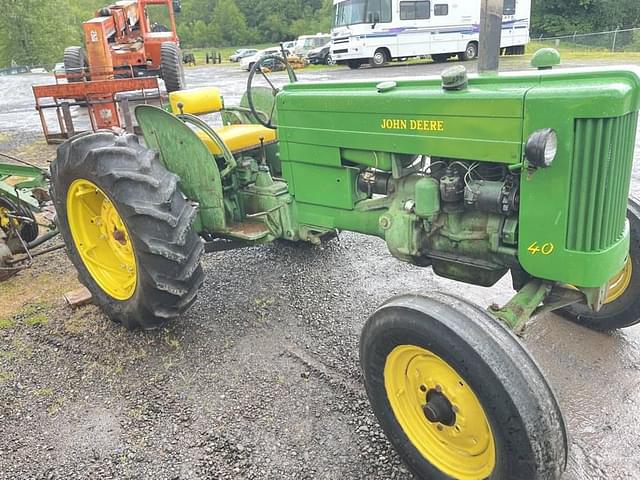 Image of John Deere 40U equipment image 4