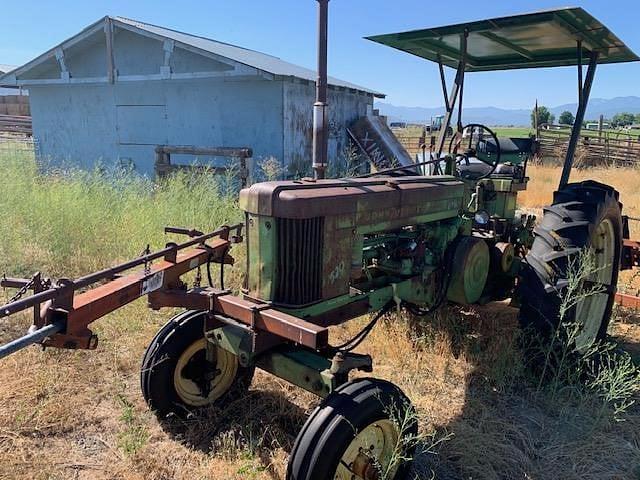 Image of John Deere 520 equipment image 1