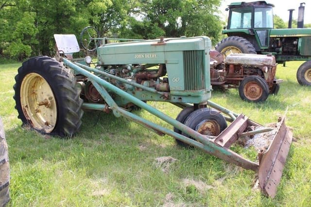 Image of John Deere 60 equipment image 3