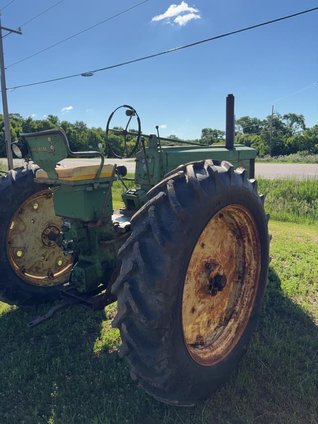 Image of John Deere 60 equipment image 2