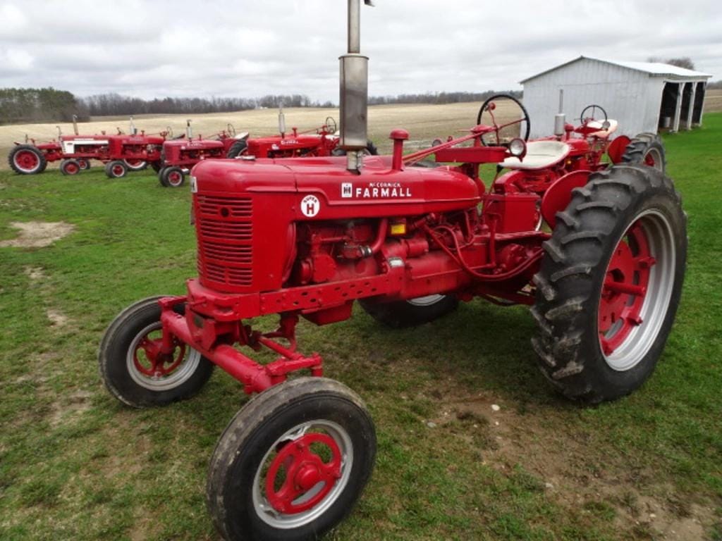 1954 Farmall Super H Equipment Image0