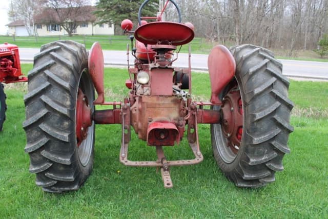 Image of Farmall Super M-TA equipment image 2