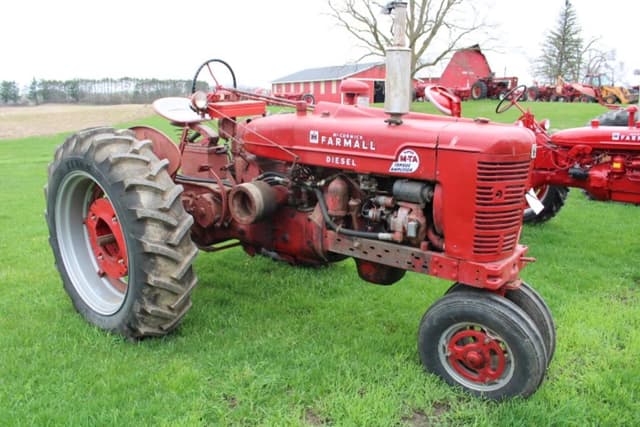 Image of Farmall Super M-TA equipment image 4