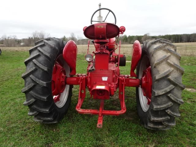 Image of Farmall Super M-TA equipment image 4