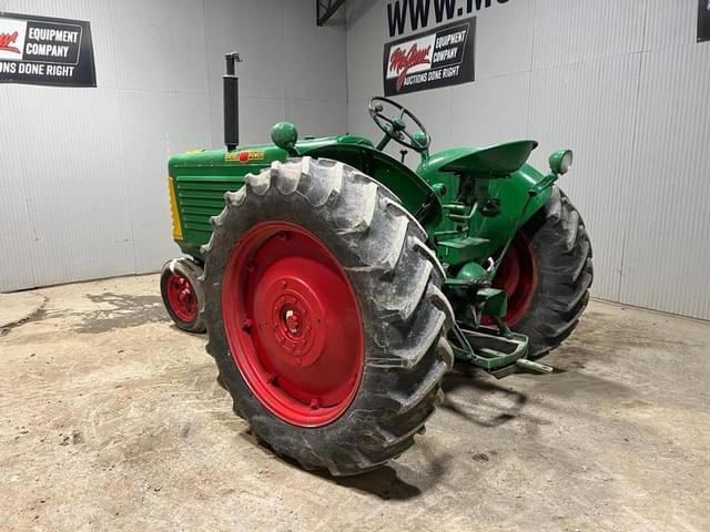 Image of Oliver 88 equipment image 2