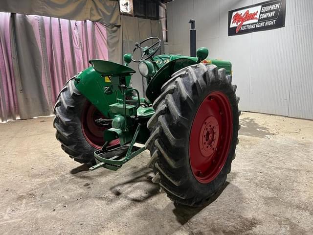 Image of Oliver 88 equipment image 4